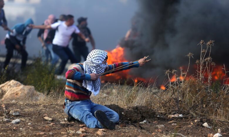 حذر تقرير صهيوني رسمي من اندلاع انتفاضة مسلحة في الضفة المحتلة خلال العام الجاري، وذلك في ظل تواصل اعتداءات الاحتلال ضد الفلسطينيين.