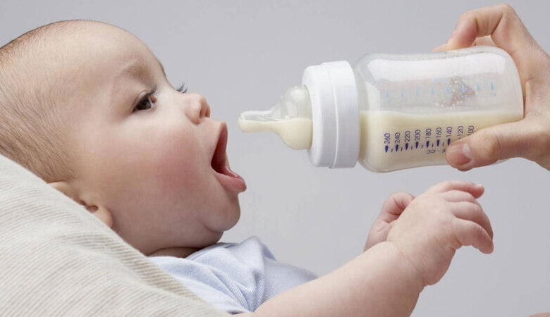 كشفت دراسة حديثة أمس الخميس أن معظم ما يُروَّج له من منافع صحية لحليب الأطفال الاصطناعي لا يستند إلى أية دراسات علمية يعتمد عليها، مشيرين