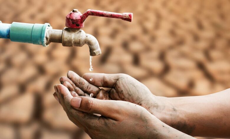 حذرت الأمم المتحدة في تقرير نشر الثلاثاء من أن الاستهلاك المفرط للمياه والتغير المناخي جعلا "نقص المياه مستوطنا" في جميع أنحاء العالم مما أد