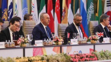 قال وزير الخارجية التركي مولود جاوش أوغلو، إن "العالم أكبر من خمسة" في إشارة إلى الأعضاء الدائمين لمجلس الأمن.