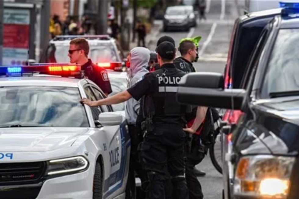 أعلنت شرطة منطقة “يورك” في مقاطعة أونتاريو الكندية أنها اعتقلت شخصا حرق نسخة من القرآن، وحاول دهس المصلين خارج “مركز ماركام الإسلامي”.ووصف