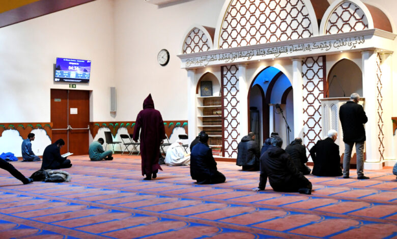 تقدم ائتلاف من جماعات المسلمين في هولندا بشكوى لدى الأمم المتحدة ضد لجنة برلمانية هولندية مكلفة بالتحقيق حول التمويلات الأجنبية التي تحصل ع