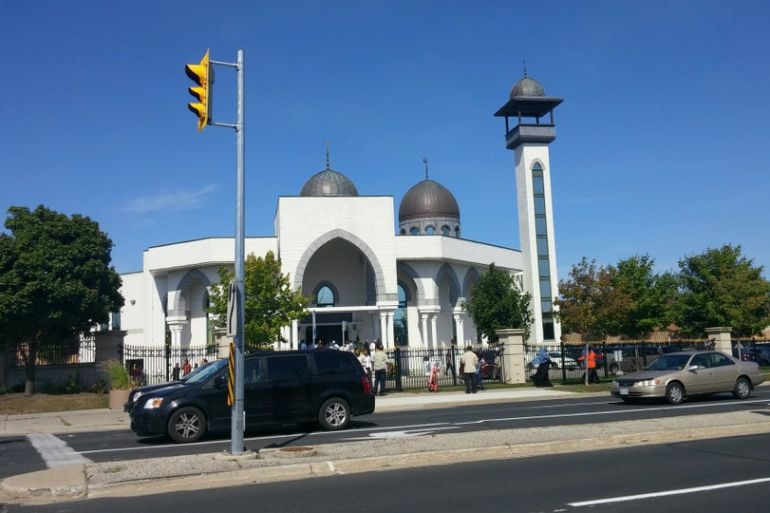دعا مسؤولو المساجد بكندا حكومة "دوغ فورد" إلى تسريع التشريعات الهادفة إلى مكافحة الإسلاموفوبيا بعد حادث "مروع" بدافع الكراهية في "مارخام"
