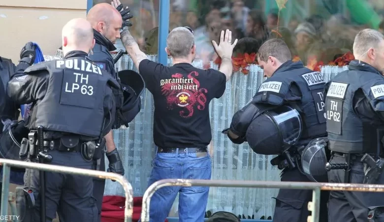 حكمت محكمة في فرانكفورت على شاب ألماني يبلغ 21 عاما أمس الاثنين بالسجن ثلاث سنوات و10 أشهر بعد إدانته بمحاولة تشكيل جماعة إرهابية مستوحاة من