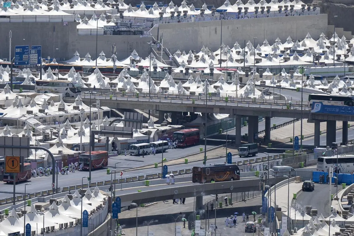 بدأ حجاج بيت الله الحرام بالتوافد صباح اليوم الاثنين الثامن من شهر ذي الحجة 1444 هـ (بالمملكة العربية السعودية) إلى مشعر منى لقضاء يوم التر