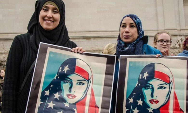 يشكل الأمريكيون الأفارقة والآسيويون جزءا كبيرا من المجتمع المسلم في أمريكا. وأطلق عدد من المسلمين الأمريكيين هذا الأسبوع حملة في واشنطن الع