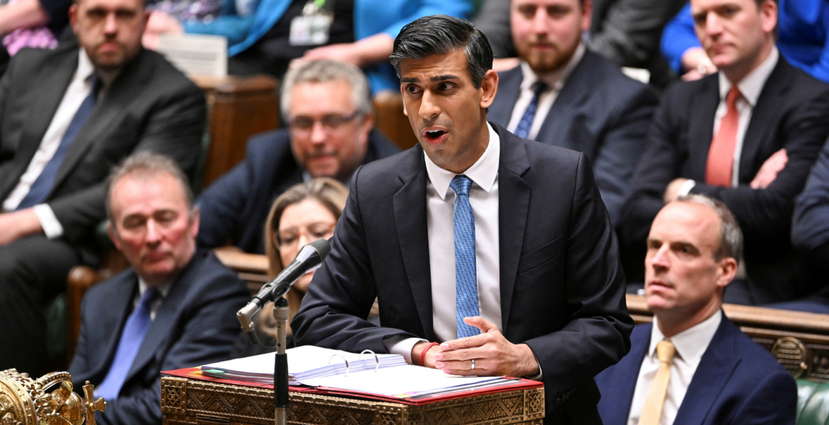 كشفت صحيفة The Guardian البريطانية أن الفوضى المشهودة في صفوف حزب المحافظين البريطاني هي السبب وراء تأجيل تطبيق الخطط التي تستهدف معالجة ال