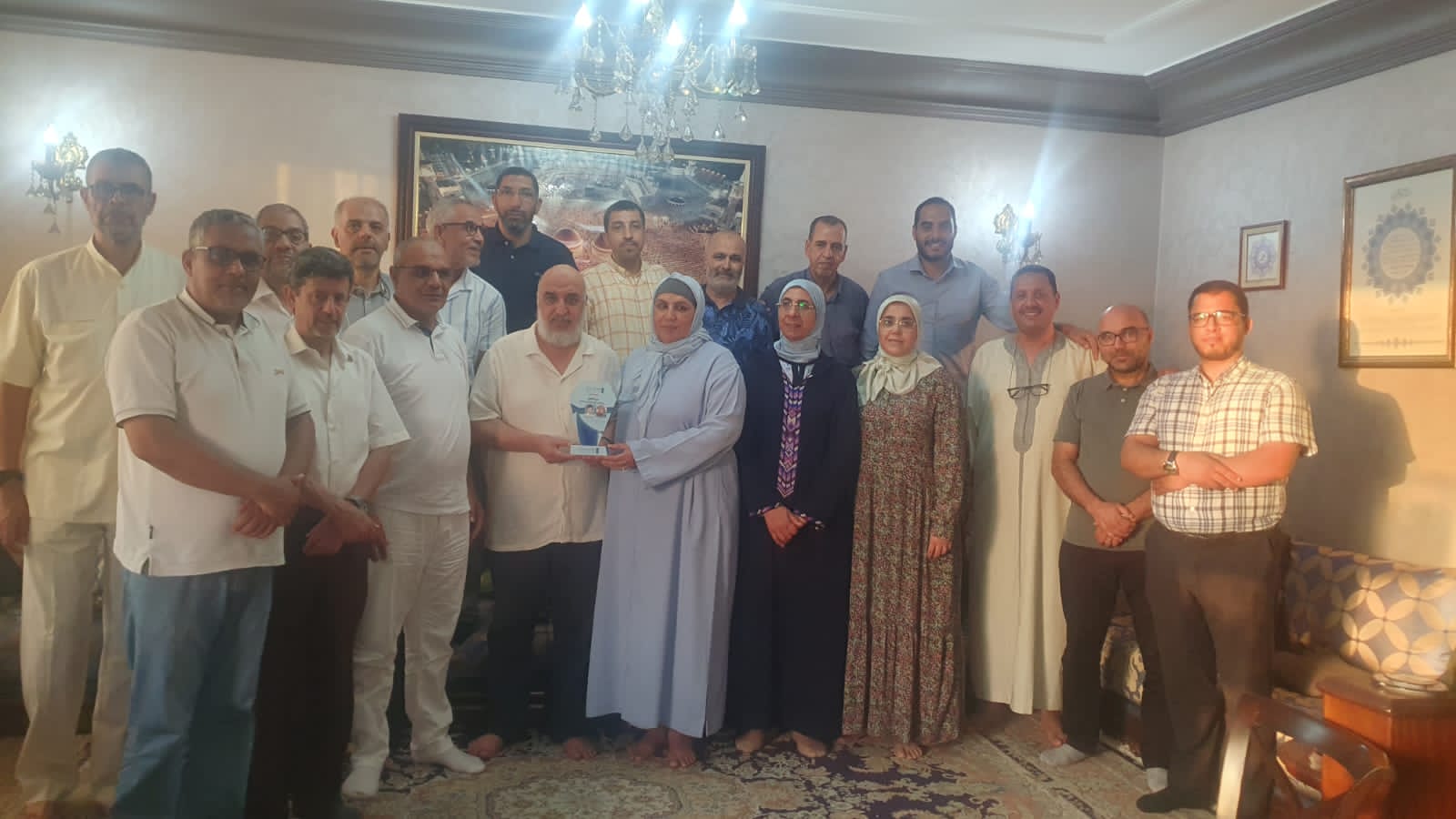 نظم المكتب الإقليمي لحركة التوحيد والإصلاح بمكناس زيارة وفاء وتكريم لبيت المفكر الإسلامي المقرئ الإدريسي أبوزيد وزوجته الدكتورة خديجة مفيد،