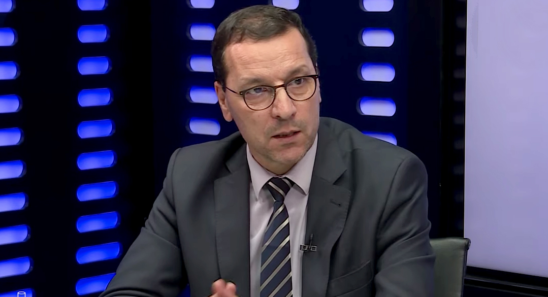 أثار مشروع القانون رقم 59.24 المتعلق بالتعليم العالي والبحث العلمي جدلا واسعا ورفضا من عدد من الأساتذة والطلبة، وذلك بعدما صادق عليه مجلس