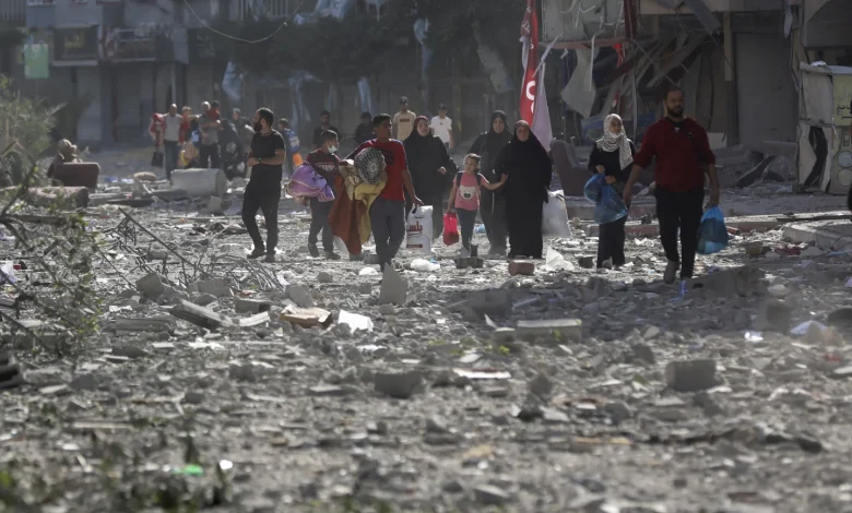 كشفت وكالة أسوشيتدبرس الأمريكية عن صياغة وزارة حكومية إسرائيلية لمقترح فى وقت الحرب لنقل سكان قطاع غزة البالغ عددهم 2.3 مليون نسمة إلى شبه