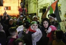 دخل اتفاق الهدنة المؤقتة بين حركة المقاومة الإسلامية (حماس) وكيان الاحتلال يومه الثاني، في حين يترقب الفلسطينيون الإفراج عن أسرى آخرين من