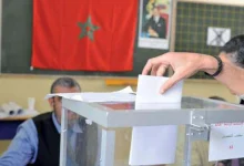 احتل المغرب المرتبة 93 عالميا في التقرير السنوي المعني بتتبع الممارسة الديمقراطية على المستوى العالمي، بعد أن تحصل على نقطة 5.04 من أصل 10