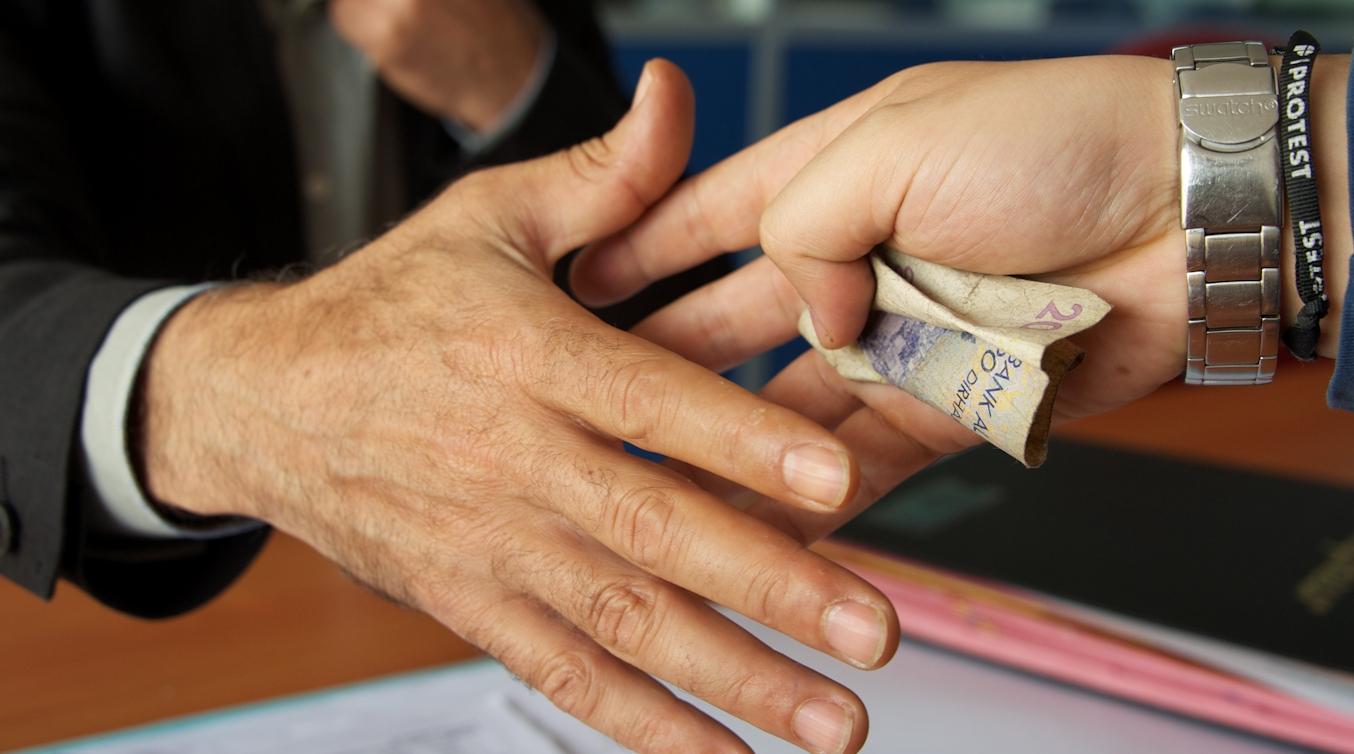 شهد المغرب تراجعا كبيرا في مستوى الفساد حيث حصل على درجة 38 من أصل 100 في أحدث مؤشر لمدركات الفساد لسنة 2022 في استمرار للتراجع على مدى الس