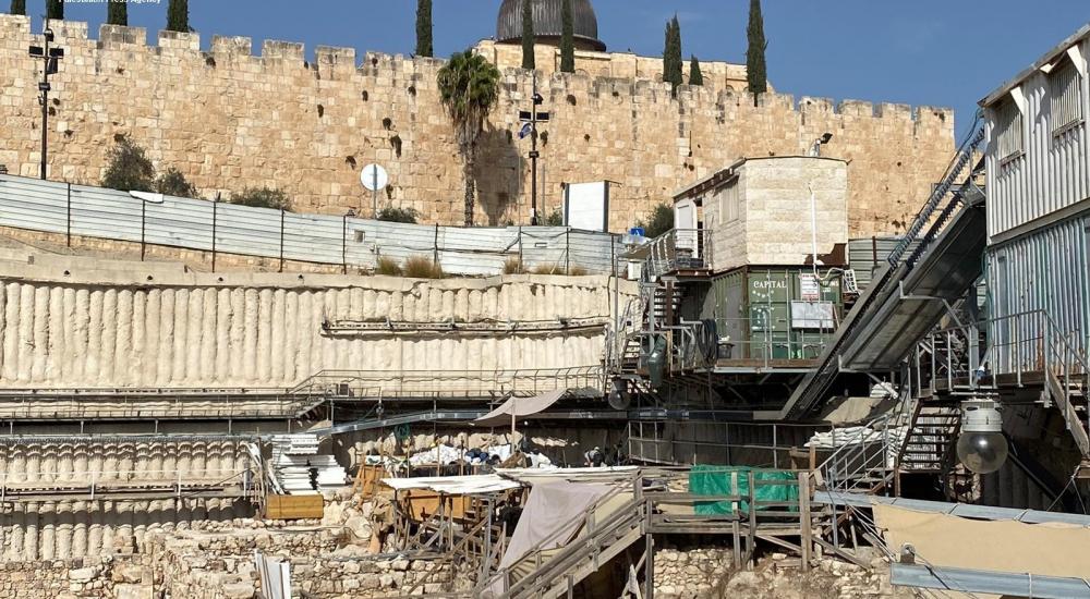 يعكس تنامي المعتقدات التوراتية وتوجه المجتمع "الإسرائيلي" نحو التطرف الديني والمعتقدات التوراتية لبناء "الهيكل الثالث" المزعوم مكان قبة الص