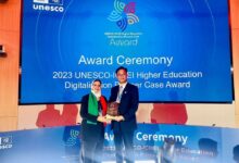 فازت جامعة القاضي عياض بمراكش بجائزة اليونسكو UNESC-ECHEI تقديرا واعترافا لها بالتزامها وانخراطها في رقمنة التعليم العالي بفضل شهادة الوضع