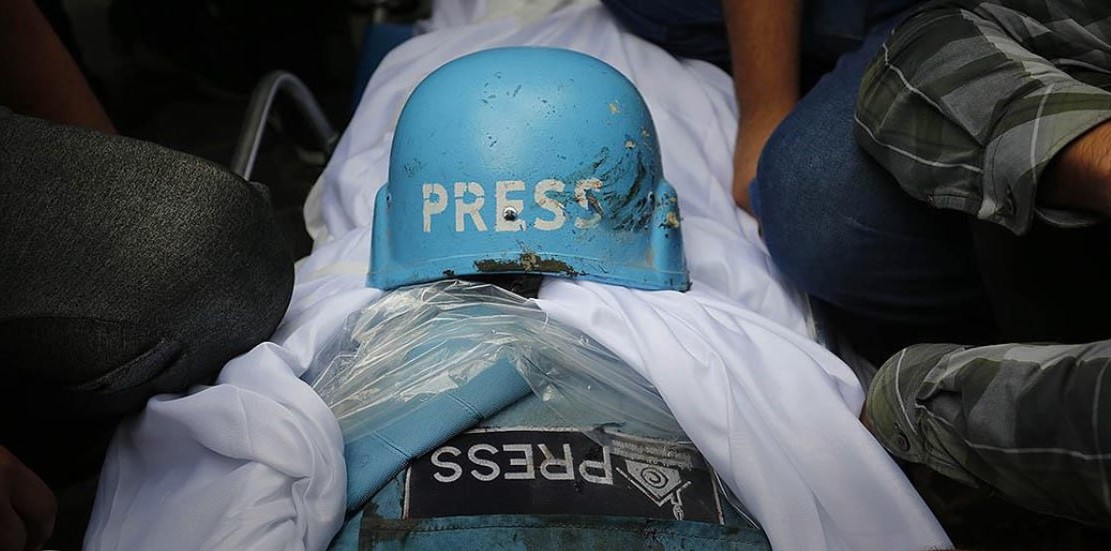 كشفت دراسة جديدة أن الاتجاه الأكبر في الصحافة الغربية وغير الغربية يشير إلى أن “إسرائيل” خسرت معركة الحرب الإعلامية في معركة طوفان الأقصى،