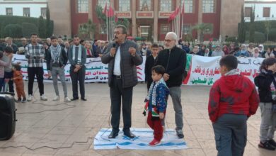 أكد عثمان باقة عضو سكرتارية مجموعة العمل الوطنية من أجل فلسطين أن التطبيع مع كيان الاحتلال الوحشي هو مس بالأمن الروحي للشعب المغربي ومشاعره