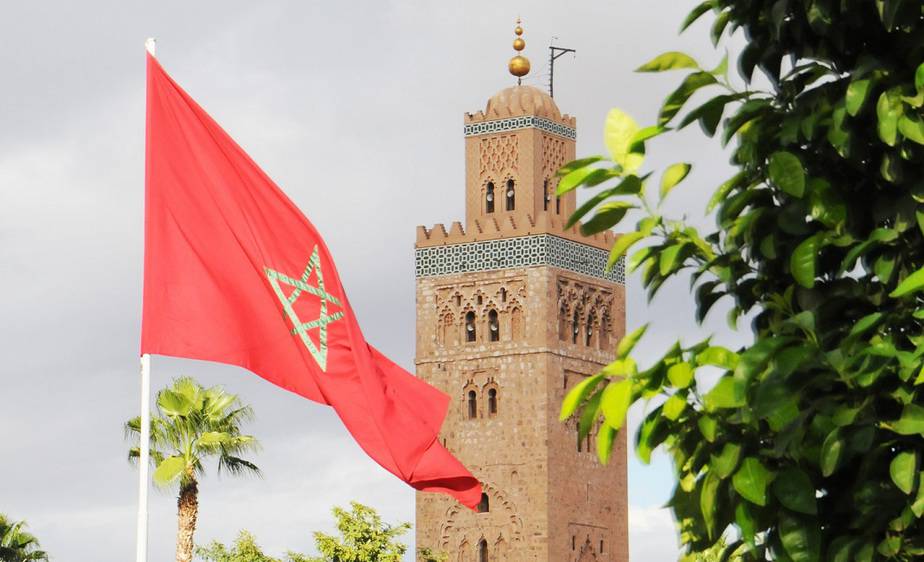 أظهرت نتائج استطلاع أجرته منصة "ستاتيستا" الألمانية حول الإيمان والمعتقد في العالم، أن التدين يحتل مكانة قوية في المجتمع المغربي. يعكس هذا ا