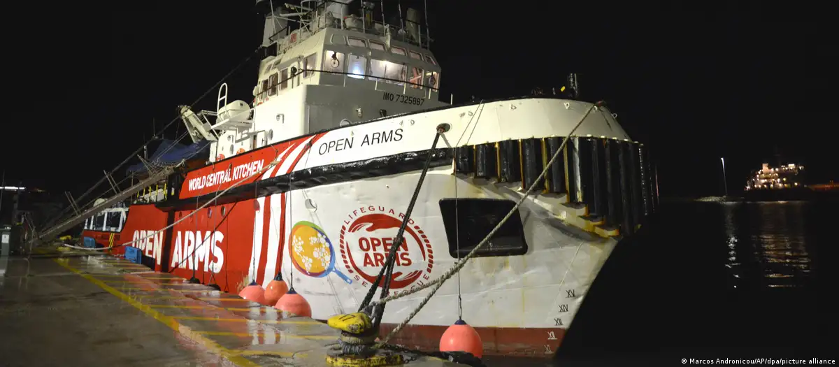 أبحرت من ميناء لارنكا في قبرص في وقت مبكر من اليوم الثلاثاء 12 مارس 2024 أول سفينة تحمل مساعدات عبر الممر البحري بين الجزيرة المتوسطية وقطاع