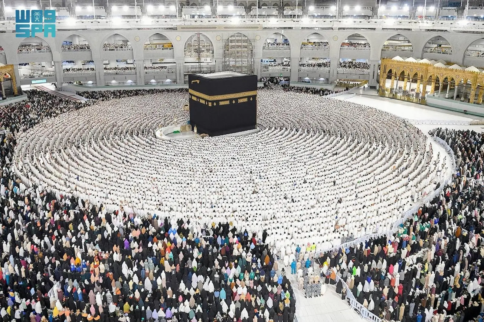 أعلنت وزارة الحج والعمرة السعودية "أنه لا يمكن إصدار التصاريح لأداء العمرة مرتين أو أكثر في شهر رمضان المبارك لتخفيف الازدحام خلال شهر رمضان