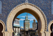 تتهيأ مدينة فاس لإطلاق برنامج ضخم لترميم مساجدها وزواياها التاريخية الواقعة بالمدينة العتيقة. وأفادت وكالة التنمية ورد الاعتبار لمدينة فاس بأ