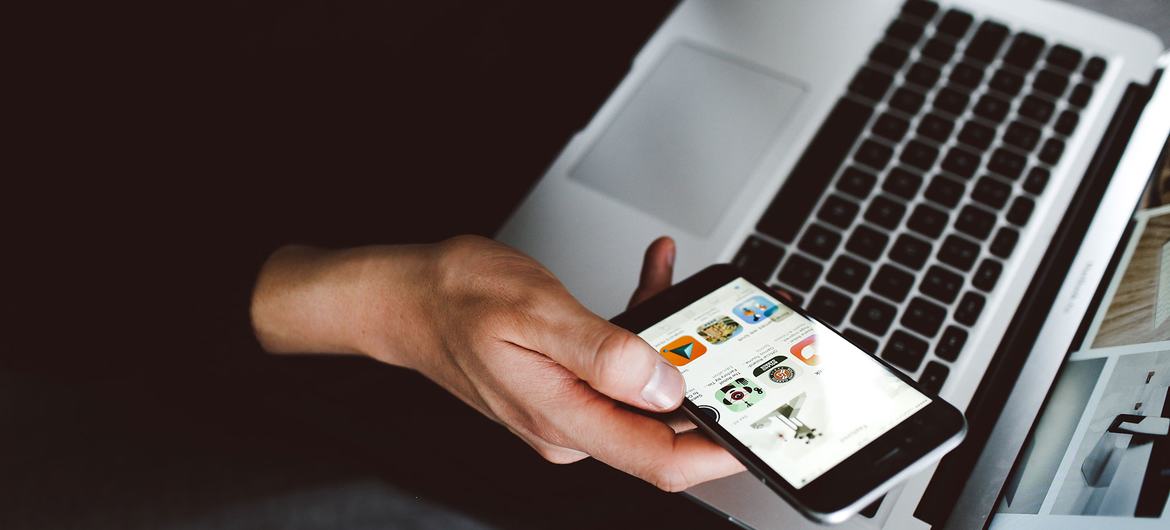 قالت الهيئة الدولية لمراقبة المخدرات في تقريرها السنوي، الذي أصدرته أمس الثلاثاء، إن تصاعد الاتجار بالمخدرات عبر الإنترنت يخلق تحديات جديدة.