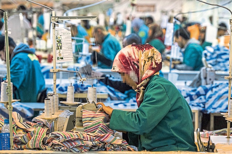 كشفت مذكرة إخبارية حول المميزات الأساسية للسكان النشيطين ومكوناتها خلال سنة 2023، أن نسبة الساكنة النشيطة انخفضت ما بين سنتي 2022 و2023 بـ0,