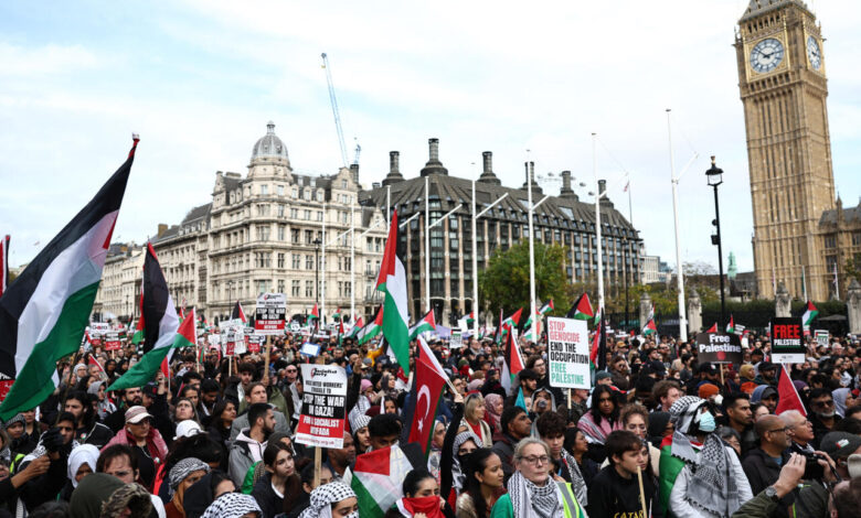 صوّت الاتحاد الوطني للتعليم في بريطانيا، لصالح اقتراح يدعو إلى التضامن مع فلسطين وانتقاد الحكومة الاحتلال الإسرائيلي بوصفها "عنصرية"، متجاهل