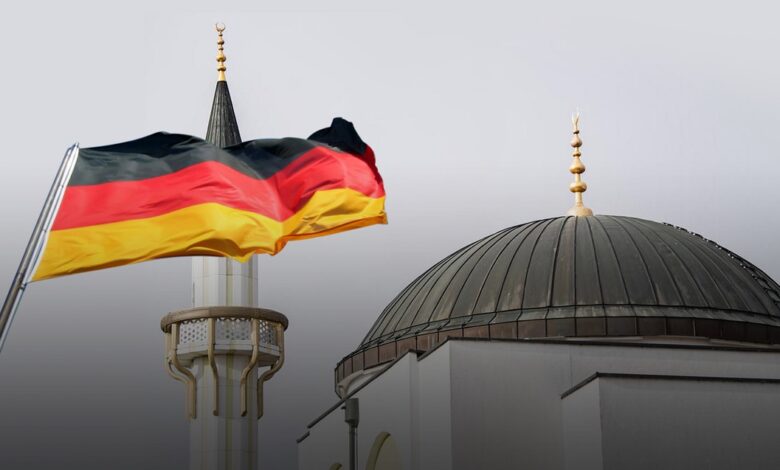 كشفت أول دراسة أكاديمية في ألمانيا حول خطاب الأحزاب الألمانية إزاء الإسلام، أعدّها باحث علم الاجتماع عماد مصطفى، بعنوان “الإسلام (ليس/و) من