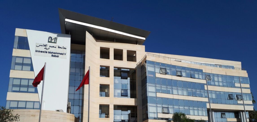 تصدرت جامعة محمد الخامس بالرباط قائمة الجامعات المغربية في تصنيف مركز تصنيف الجامعات العالمية (CWUR) لعام 2026، حيث حلت في المركز 1011 عالمي