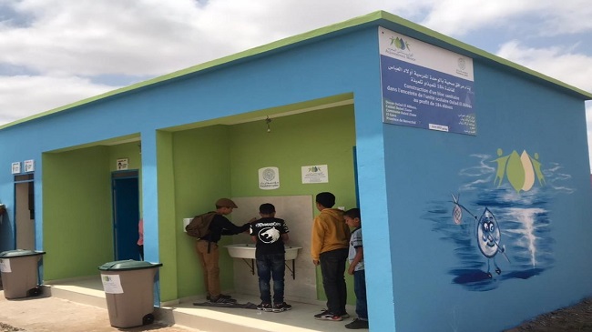 أفاد تقرير صادر عن منظمة الصحة العالمية ومنظمة الأمم المتحدة للطفولة (اليونيسيف)، أن نسبة المدارس المغربية التي تتوفر على خدمات الصرف الصحي