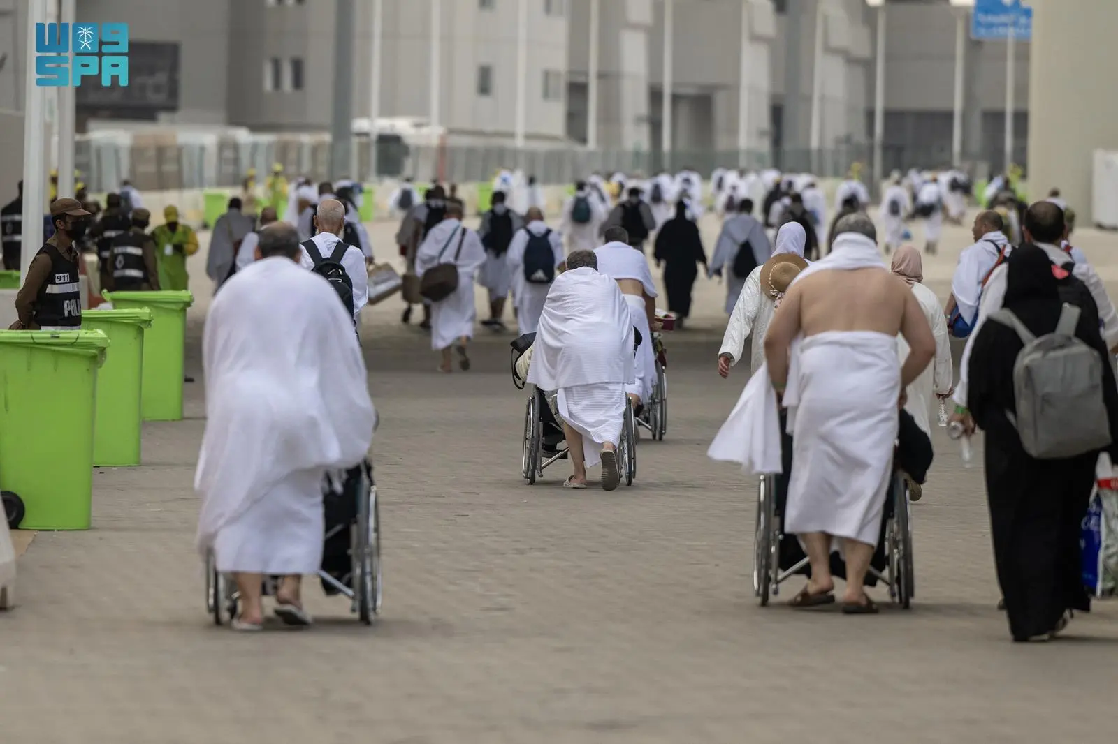 توفي أكثر من 1000 حاج خلال أداء المناسك هذه السنة، بسبب الارتفاع الكبير المسجل في درجات الحرارة بالمشاعر المقدسة، وفق ما نقلته وكالة الأنبا