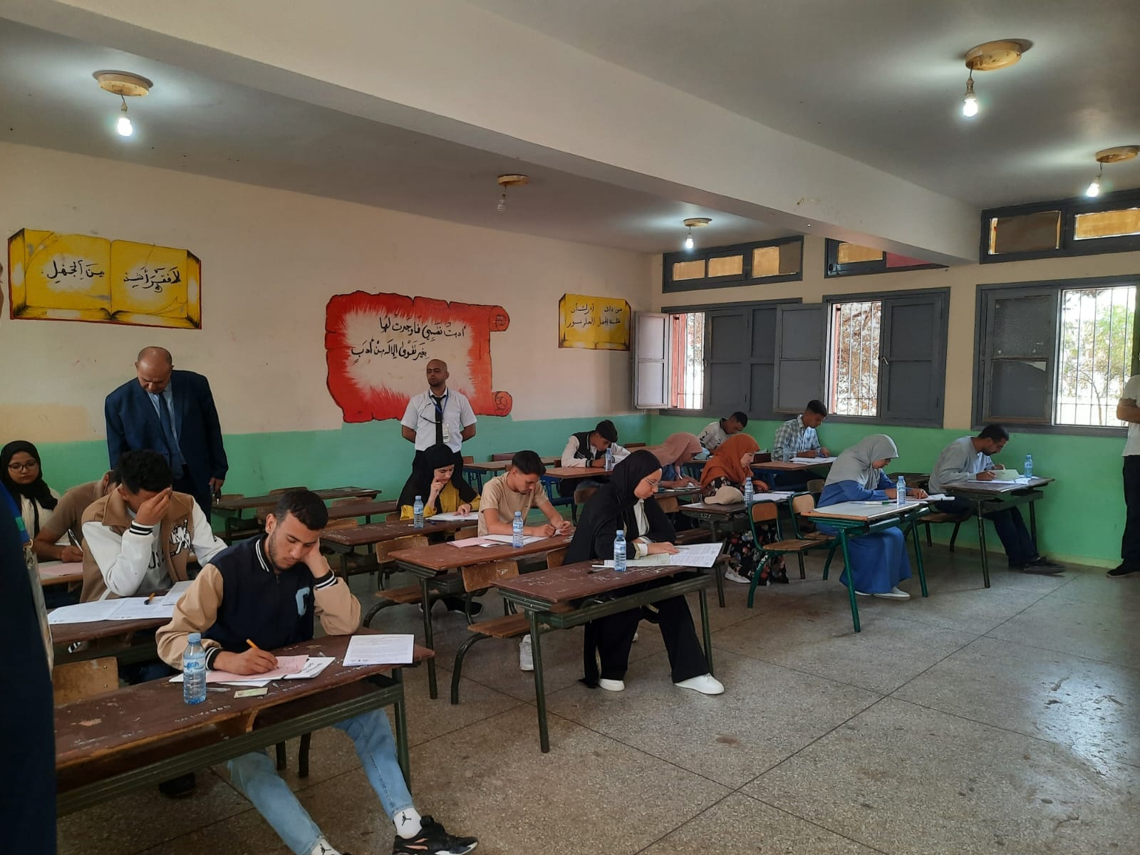 انطلق صباح اليوم الأربعاء 05 يونيو، المحطة الأولى من الامتحانات الإشهادية لهذه السنة، بإجراء الدورة العادية من الامتحان الجهوي الموحد للسنة الأولى من سلك البكالوريا برسم سنة 2024، بجميع جهات المملكة.