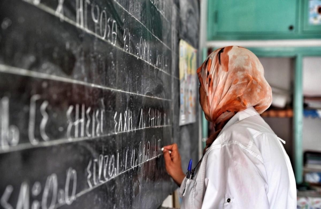 قالت التنسيقية الجهوية لأساتذة وأستاذات اللغة الأمازيغية بجهة الدار البيضاء سطات، إن التعميم التدريجي للغة الأمازيغية في السلك الابتدائي ا