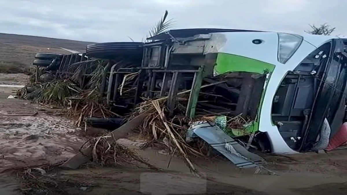 أفادت السلطات المحلية بإقليم طاطا أنه وعلى إثر التساقطات الرعدية جد القوية التي شهدها الإقليم والتي أدت إلى إحداث تدفقات فيضانية استثنائي