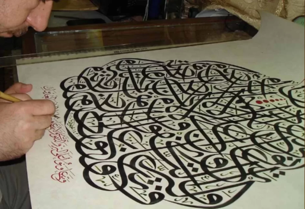 تفوقت اللغة العربية على اللغة الفرنسية في دراسة جديد نشرها موقع “ethnologue.com” المتخصص في الدراسات اللغوية إحصائية تصنف اللغات الأكثر تدا