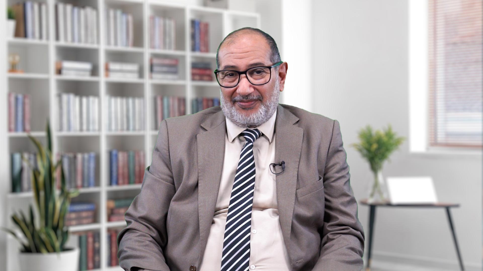 أكد الخبير التربوي والباحث المتخصص في قضايا التربية والتكوين، الأستاذ محمد سالم بايشى، أن المنظومة التعليمية المغربية تعيش حالة من التخبط ن