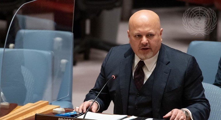 كشفت صحيفة "وول ستريت جورنال" نقلا عن مسؤولين حاليين وسابقين في المحكمة الجنائية الدولية قولهم إن كريم خان المدعي العام للمحكمة كان يستعد قب