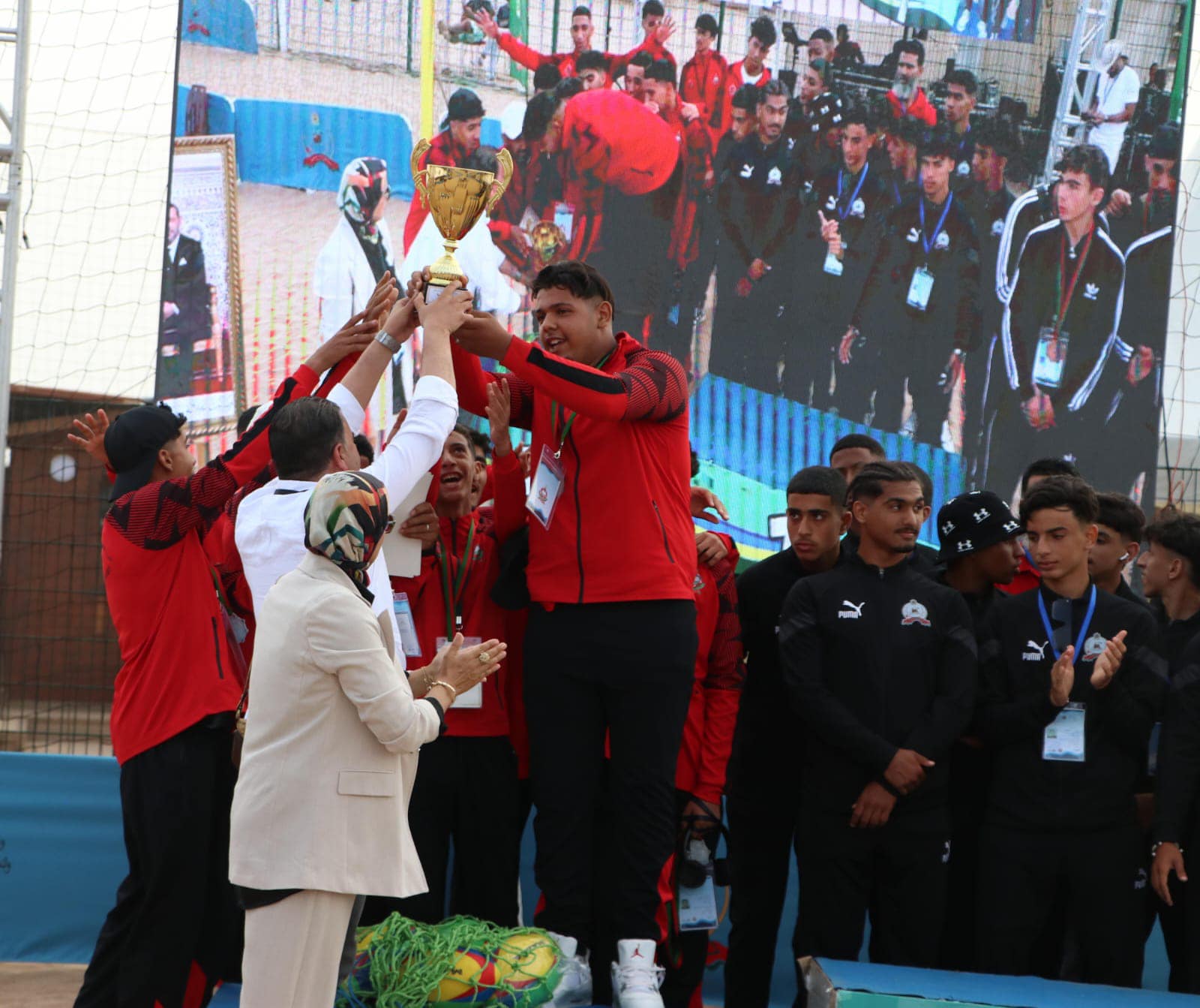 دعا المكتب الوطني للجامعة الوطنية للتعليم وزير التربية الوطنية والتعليم الأولي والرياضة محمد سعد برادة إلى فتح تحقيق عاجل ومستقل وايفاد لجا