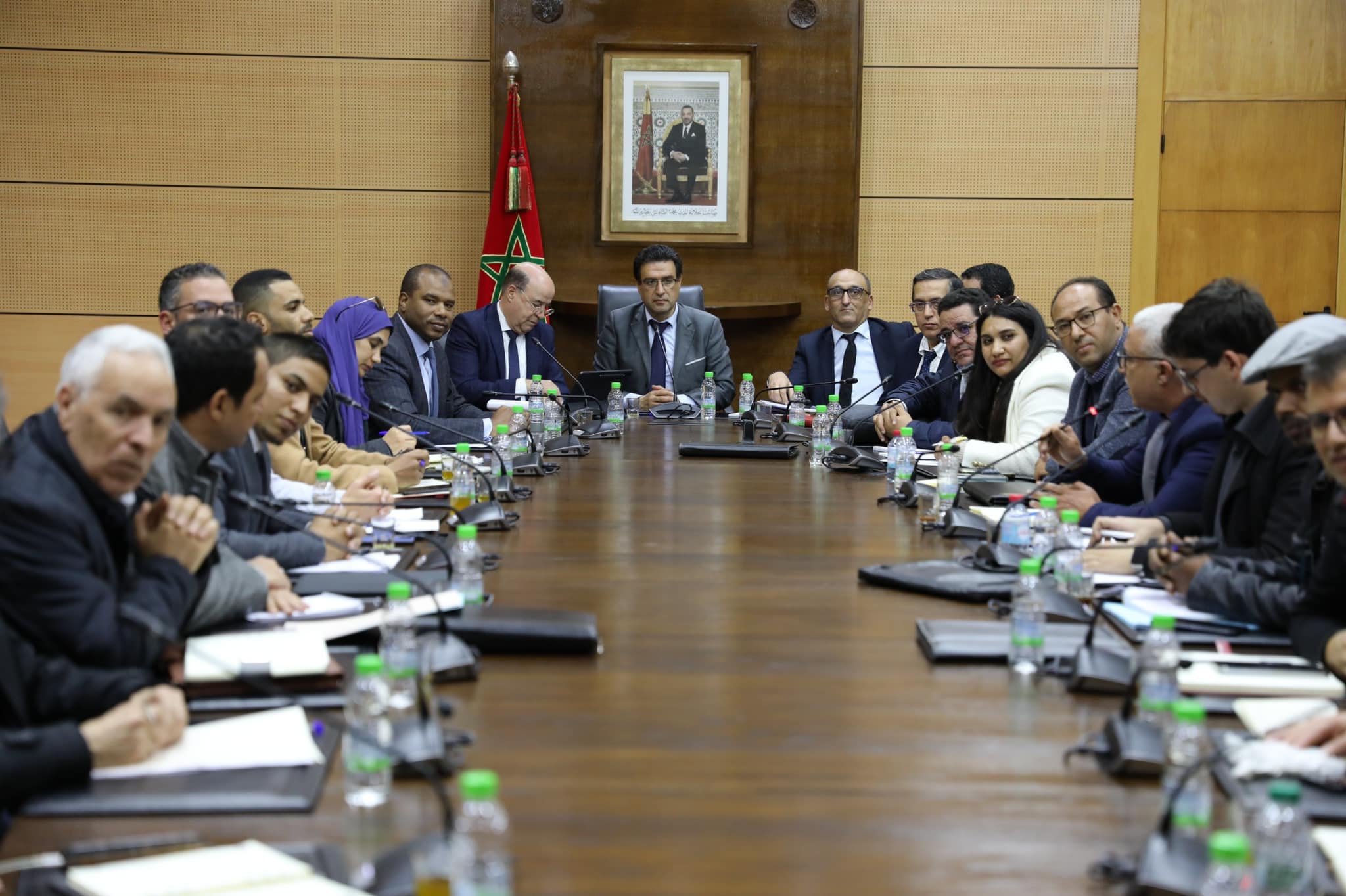 عقدت النقابات التعليمية الأكثر تمثيلية ووزارة التربية الوطنية والتعليم الأولي والرياضة الجمعة الماضي اجتماعا جديدا خلصت فيه إلى الاتفاق على