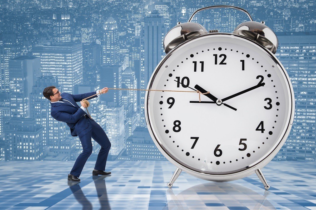 عاد النقاش مجددا حول اعتماد المغرب الإبقاء على العمل بالساعة الإضافية (غرينيتش+1) على مدار السنة كاملة، عوضا عن الاقتصار على الفترة التي ك