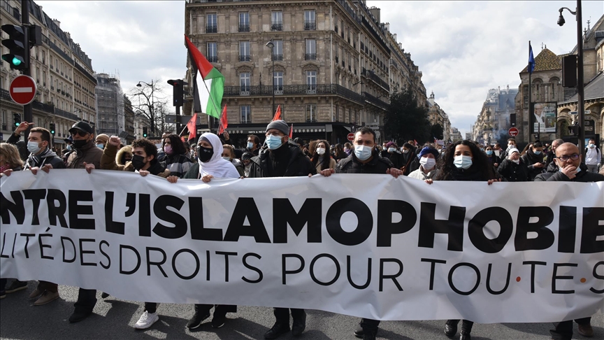 دعت حركة “فرنسا الأبية” إلى مسيرة وطنية كبيرة ضد الإسلاموفوبيا، في 11 ماي المقبل، وذلك ردا على مقتل أحد المصلين في مسجد بمقاطعة غارد يوم ال