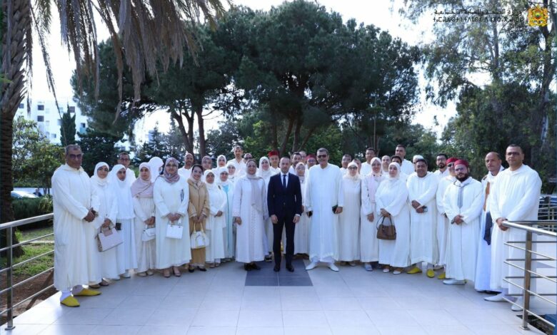 يرتقب أن تتولى بعثة صحية مكونة من 82 عضوا من الأطر الطبية والتمريضية والإدارية، من ضمنهم 44 من أطر الوزارة، و38 من المصالح الصحية التابعة للق