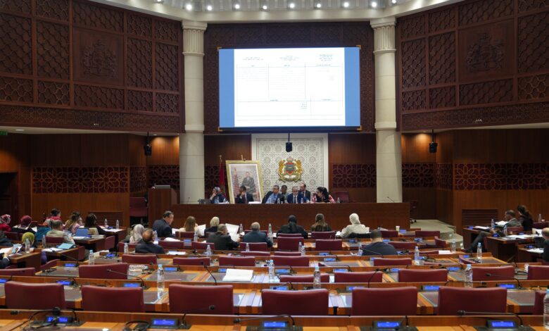 صادقت لجنة العدل والتشريع وحقوق الإنسان بمجلس النواب، في وقت متأخر من أمس الثلاثاء، على مشروع القانون رقم 03.23 بتغيير القانون رقم 22.01 الم