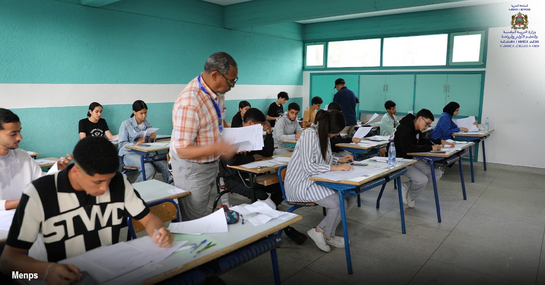 أعلنت وزارة التربية الوطنية والتعليم الأولي والرياضة أن عدد المترشحات والمترشحين لاجتياز الامتحان الوطني الموحد لنيل شهادة البكالوريا – دورة