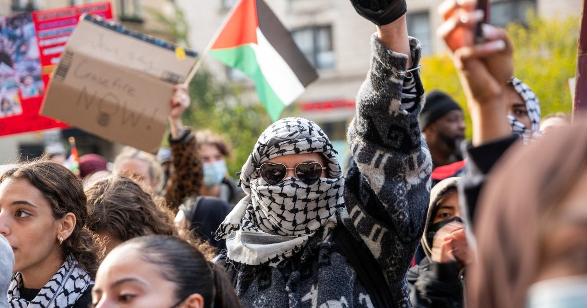 أعلنت إدارة الرئيس الأمريكي دونالد ترامب عن إيقاف جدولة مواعيد تأشيرات الطلاب الأجانب، مع استعداد الخارجية الأمريكية لتشديد فحص وسائل التواص