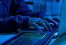 حذرت المديرية العامة لأمن نظم المعلومات، التابعة لإدارة الدفاع الوطني، من ثغرة خطيرة في متصفح "موزيلا فايرفوكس".وأصدرت المديرية العامة لأمن ن