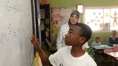 سجل تقرير جديد مواجهة أطفال المهجر بالمغرب الذي يفوق عددهم 10 آلاف طفل، عدد من التحديات أبرزها صعوبة الحصول على العلاجات الطبية المتقدمة، وارتفاع معدلات الهدر المدرسي، وقلة الموارد المتاحة.