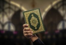 أثارت حادثة تدنيس نسخة من المصحف الشريف بجامعة كالفورنيا موجة من القلق والغضب في أوساط الطلاب المسلمين، خصوصا مع ترويج المنشورات لفعل الإهانة والدعوة للمشاركة فيه.