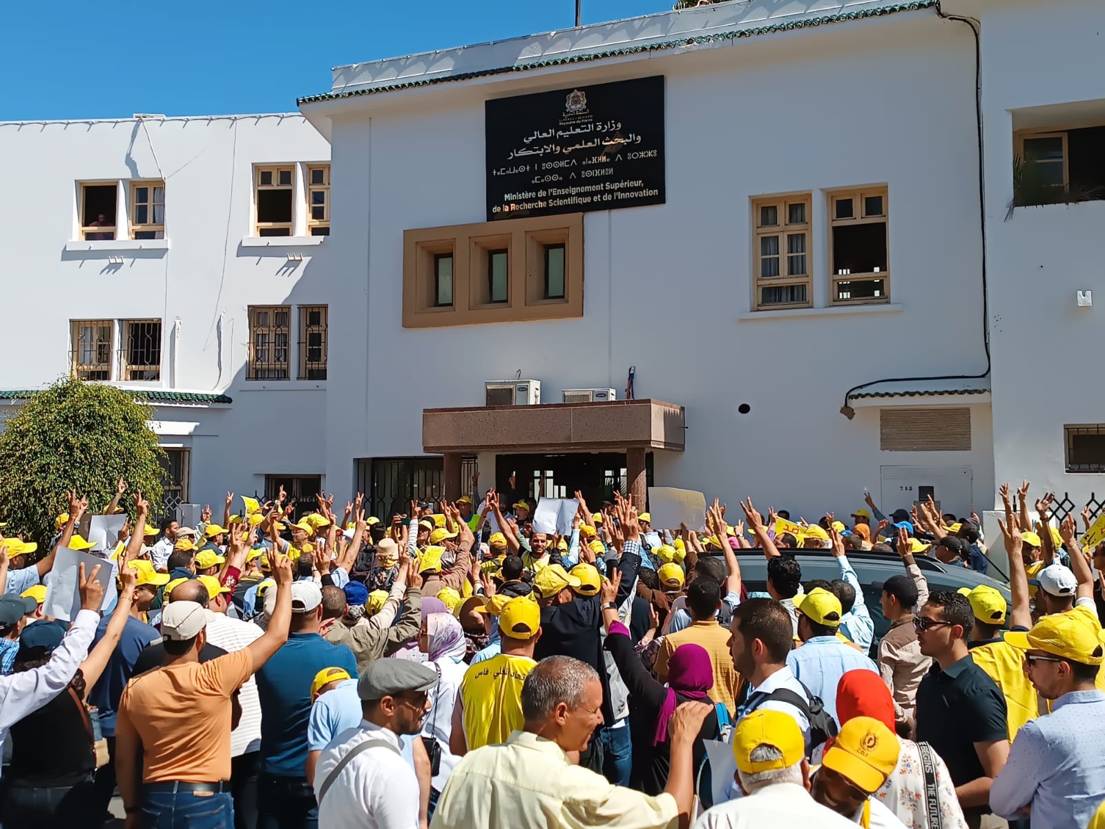 حذرت نقابة تعليمية من توسع مظاهر الفساد في العديد من الجامعات المغربية، على الرغم من أن حالات الفساد تبقى محدودة بالمقارنة مع العدد الكبير م